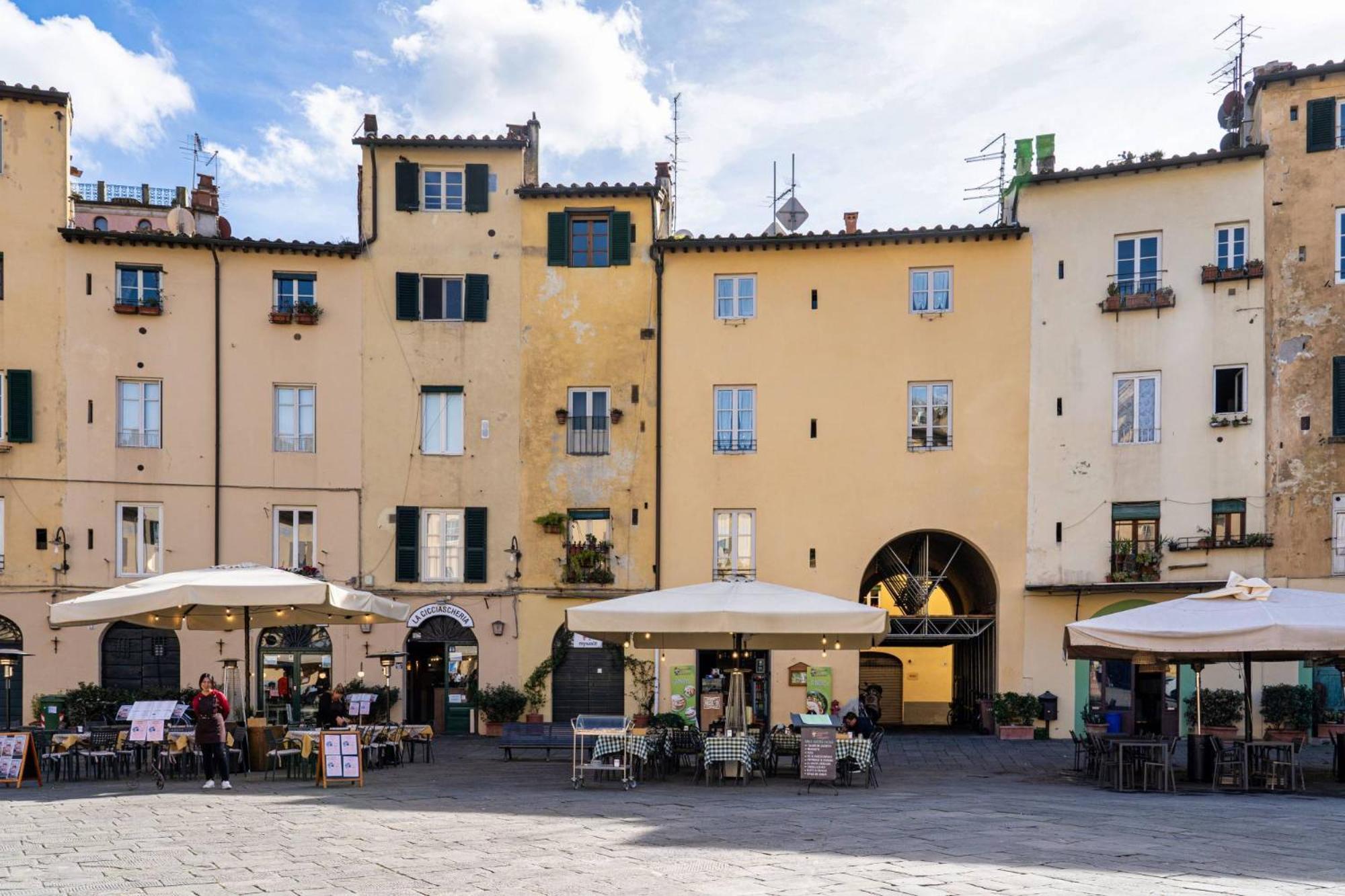 La Dimora Nell'Anfiteatro Hotel Lucca Bagian luar foto